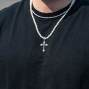 EISZEIT PEARL GOTHIC CROSS PENDANT