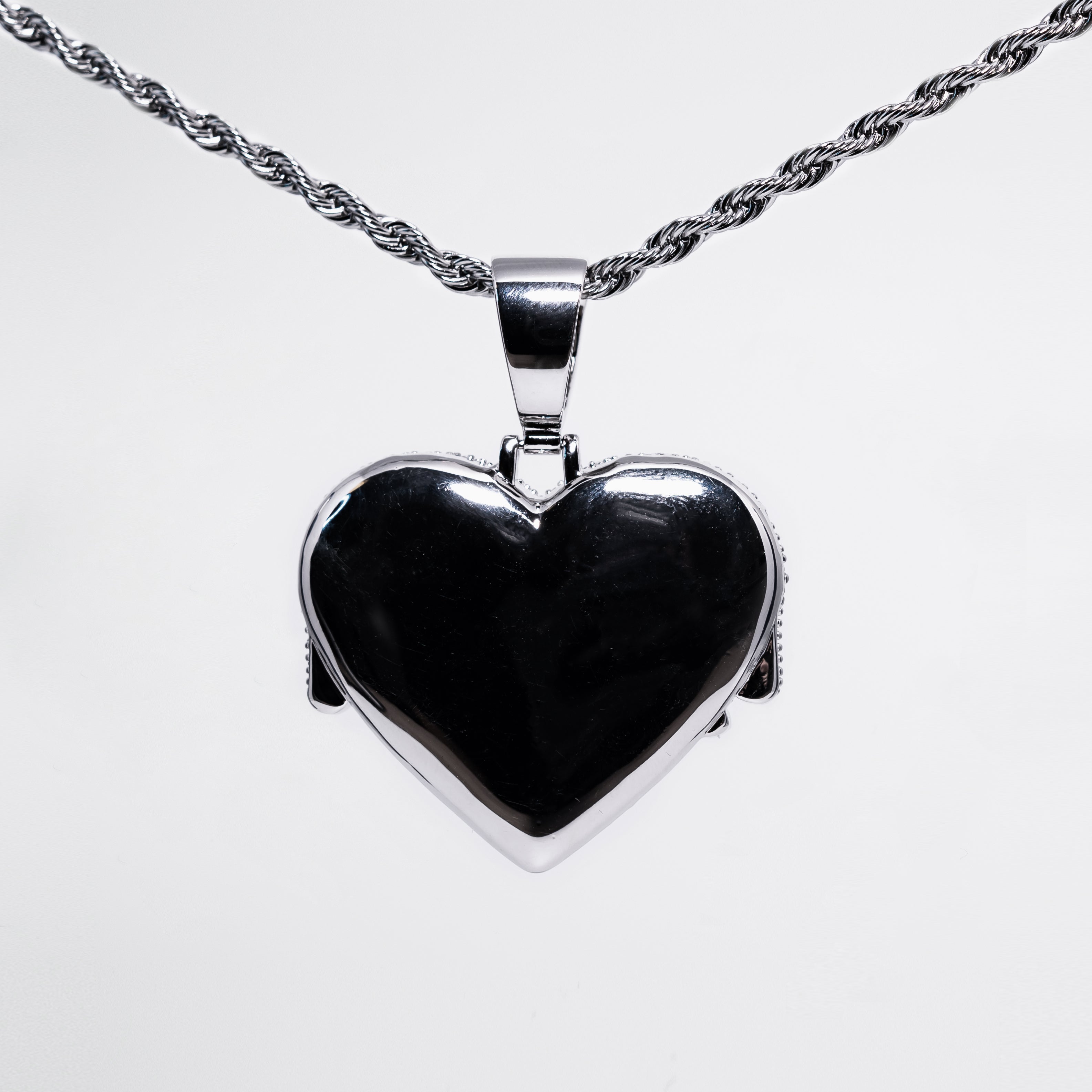 EISZEIT HEART-DRIP PENDANT