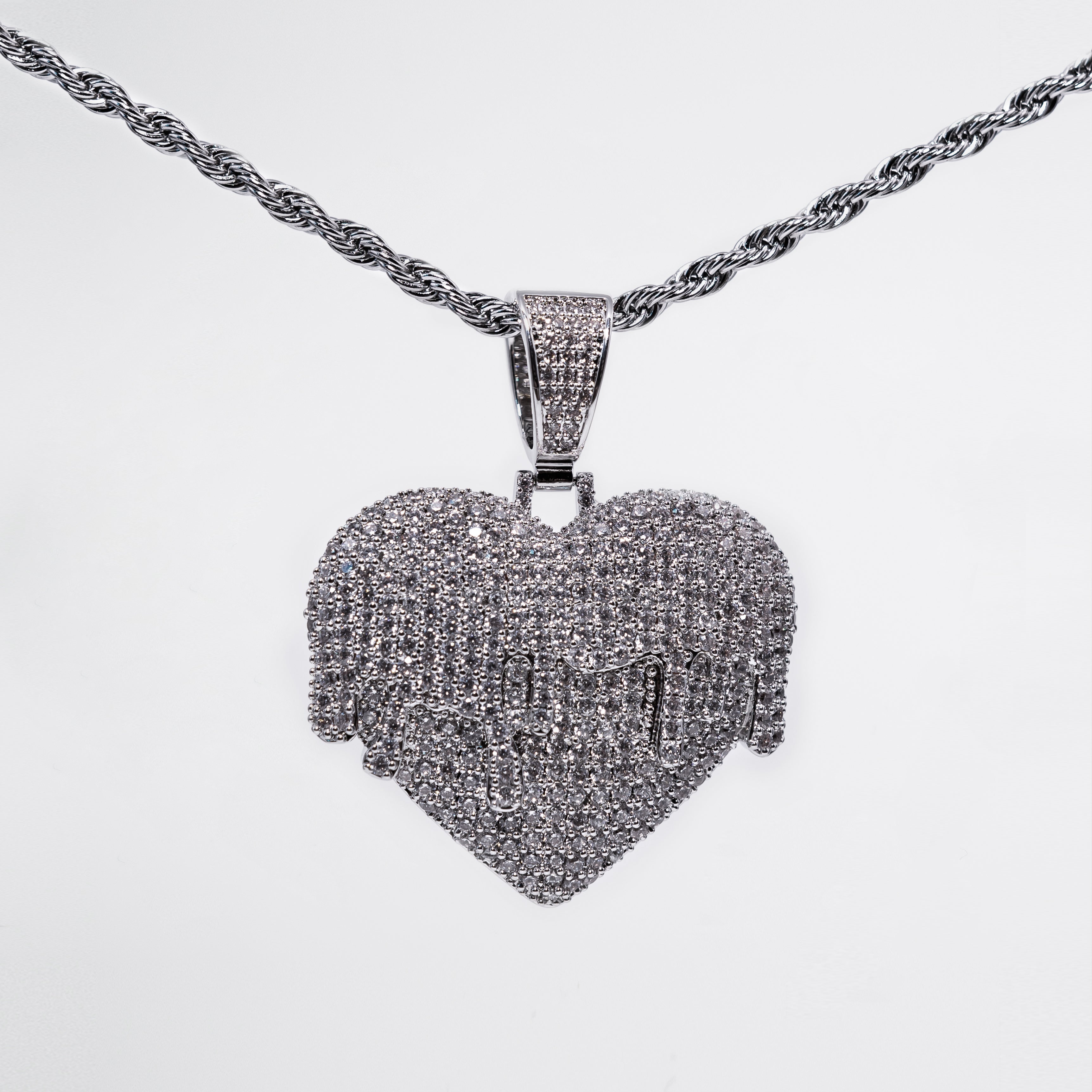 EISZEIT HEART-DRIP PENDANT